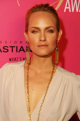 Amber Valletta, typed as True Spring