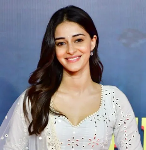 Photo: Bollywood Hungama, CC BY 3.0, via Wikimedia Commons Ananya Panday, typed as Light Summer