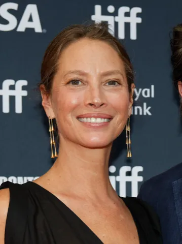 Christy Turlington, typed as Soft Summer