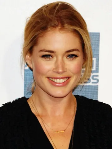 Photo: David Shankbone, CC BY 3.0, via Wikimedia Commons Doutzen Kroes, typed as Light Summer