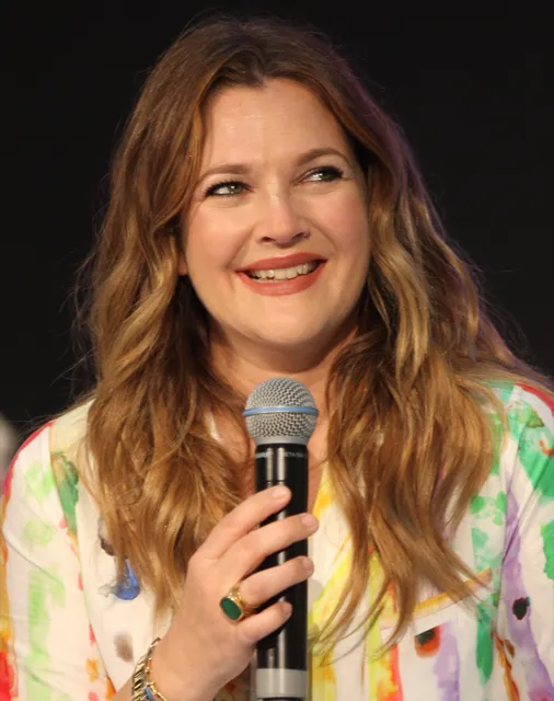 Drew Barrymore, an example of Soft Autumn coloring