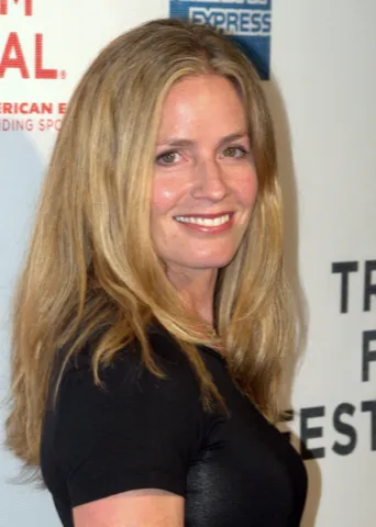 Elisabeth Shue, typed as True Spring