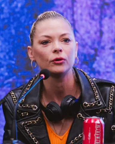 Photo: Kevin Paul, CC BY 4.0, via Wikimedia Commons Jaime King, typed as Light Summer
