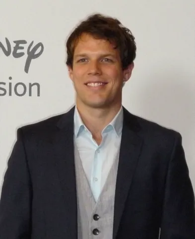 Photo: Greg Hernandez, CC BY 2.0, via Wikimedia Commons Jake Lacy, typed as Bright Spring