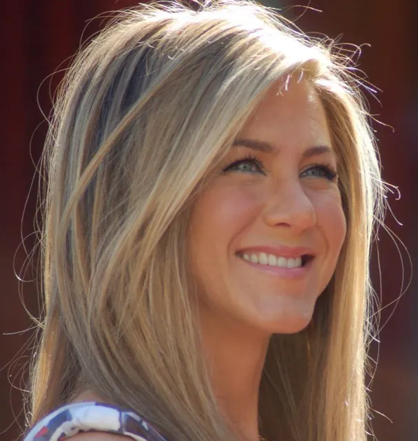 Jennifer Aniston, an example of Soft Summer coloring