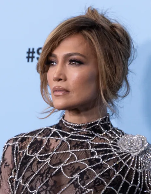 Jennifer Lopez, an example of Bright Spring coloring