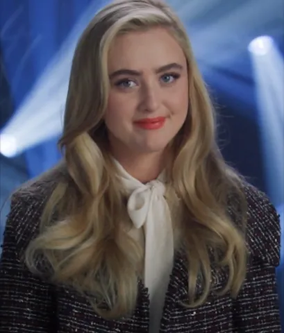 Photo: 4DX, CC BY 3.0, via Wikimedia Commons Kathryn Newton, typed as Light Summer