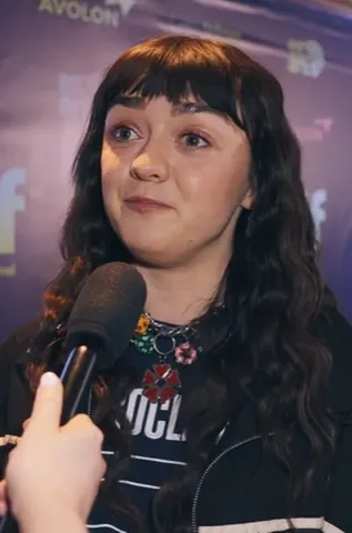 Maisie Williams, typed as Soft Summer