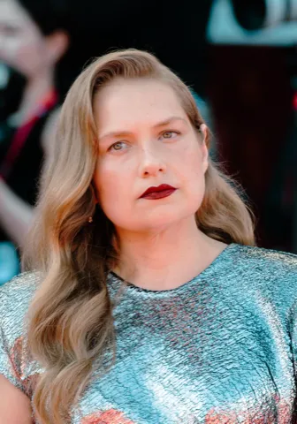Merritt Wever, typed as Soft Autumn