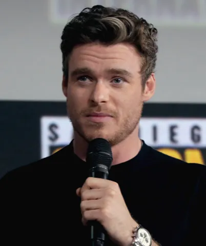 Photo: Gage Skidmore from Peoria, AZ, United States of America, CC BY-SA 2.0, via Wikimedia Commons Richard Madden, typed as Bright Spring