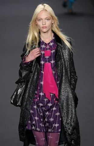 Photo: Ed Kavishe, http://fashionwirepress.com/, CC BY 3.0, via Wikimedia Commons Sasha Pivovarova, typed as Light Summer