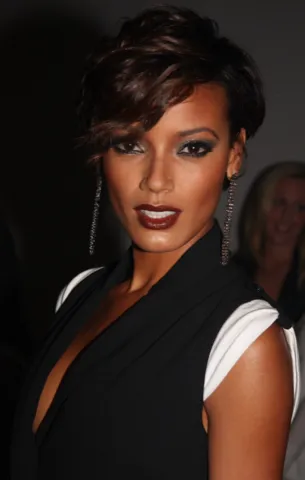 Photo: Porter Hovey at http://www.porterhovey.com/, CC BY-SA 3.0, via Wikimedia Commons Selita Ebanks, typed as Bright Spring