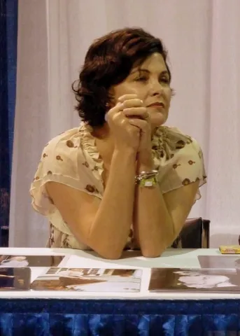 Sherilyn Fenn, typed as True Winter