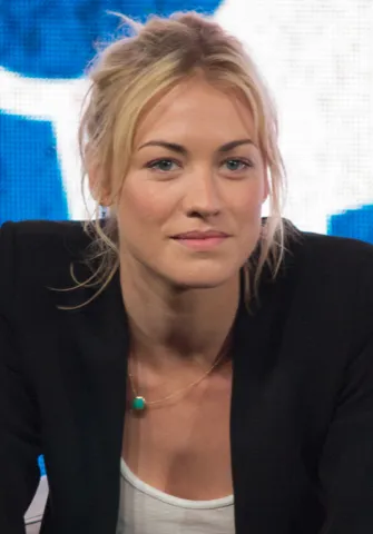 Photo: Dominick D, CC BY-SA 2.0, via Wikimedia Commons Yvonne Strahovski, typed as Light Summer